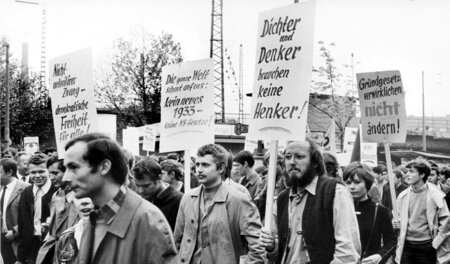 Für eine geschichtsbewußte Gegenwart: Protest gegen die Notstand...