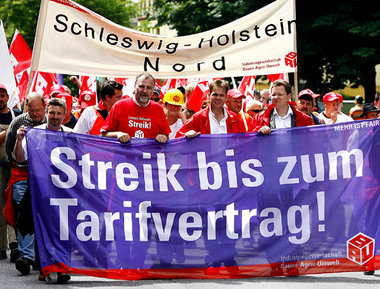 Streikaktion im Juni in Kiel. Die Parole bräuchte die IG BAU auc...