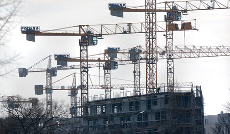 Steueranreize für Wohnungswirtschaft: Baustellen in der Nähe des...