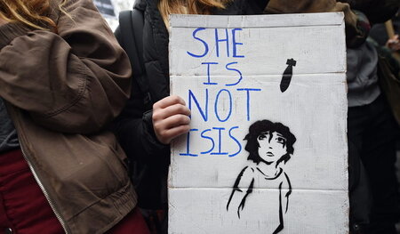Proteste gegen den Krieg: Demonstranten in London sprechen sich ... Proteste gegen den Krieg: Demonstranten in London sprechen sich ...