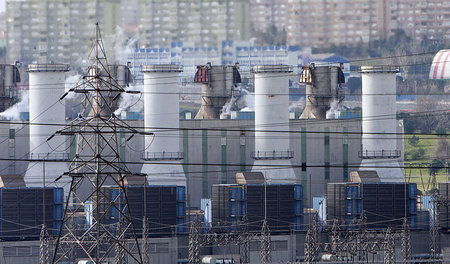 Gaskraftwerk in Istanbul: Die türkische Wirtschaft bezieht die H... Gaskraftwerk in Istanbul: Die türkische Wirtschaft bezieht die H...