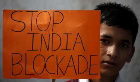 Schülerprotest in Kathmandu gegen die Grenzblockade (27. Novembe...