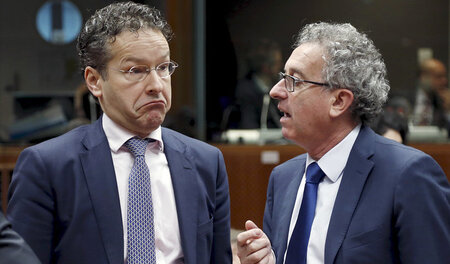 Schauen ratlos: Euro-Gruppenchef Jeroen Dijsselbloem (l.) und Lu...