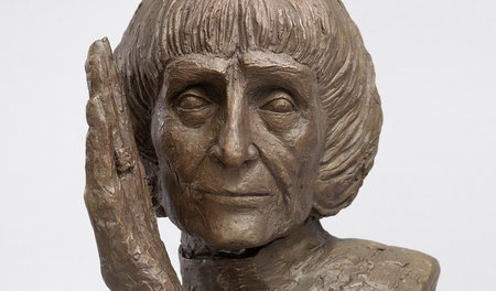 Christiane Rößler: Porträt Gisela May (Bronze, 2015) Christiane Rößler: Porträt Gisela May (Bronze, 2015)