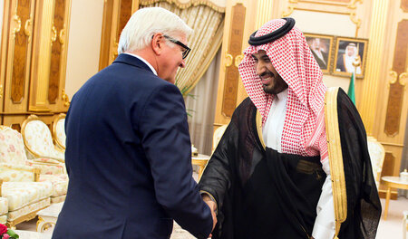 Treffen in Riad: Bundesaußenminister Frank-Walter Steinmeier (l.... Treffen in Riad: Bundesaußenminister Frank-Walter Steinmeier (l....