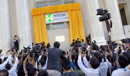 Eröffnung der neuen Börse am vergangenen Mittwoch in Myanmars Ha...