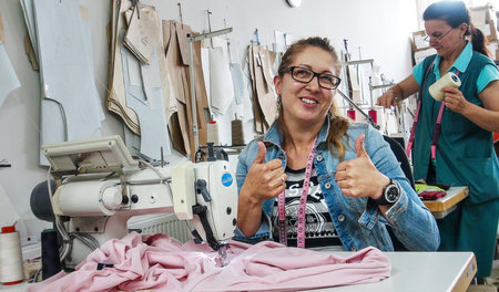 In Kroatien werden die T-Shirt in einem selbstverwalteten Betrie...