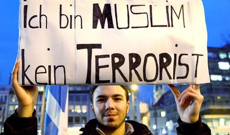 »Gefährder« ist kein anmeldungspflichtiges Gewerbe: Demonstrant ...