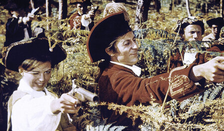 Gemeinsam mit der schönen Vénus (Claudia Cardinale) bestiehlt di...