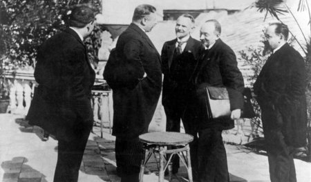 »Aktive Ostpolitik«: Reichskanzler Joseph Wirth (2. v. l.) mit h...