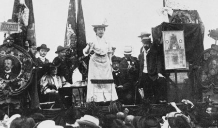 Rosa Luxemburg in der »Junius-Broschüre« über das Versagen der S...