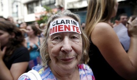 »Clarin lügt«: Demonstrantin bei einer Protestaktion gegen den M...