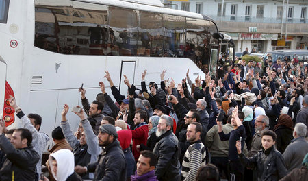 Waffenstillstand: Begrüßung eines Konvois mit mehr als 125 islam...