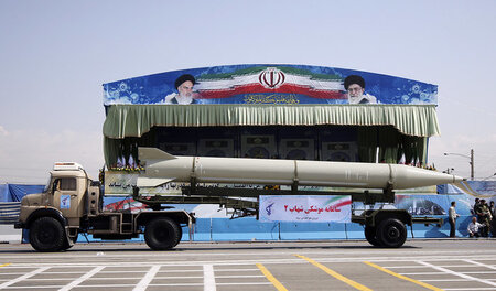 Präsentation iranischer Raketen während einer Parade in Teheran ... Präsentation iranischer Raketen während einer Parade in Teheran ...