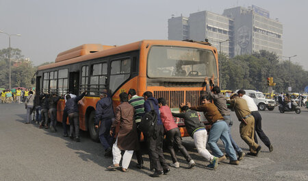 Delhi am ersten Tag des partiellen Fahrverbots: Nicht alle zusät...