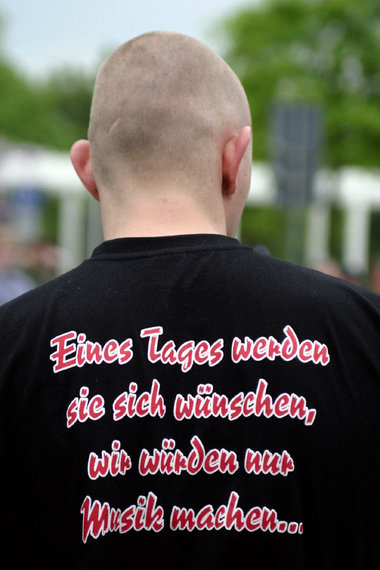 Mehr als Musik machen Neonazis heute schon: Gewalttaten sind all...