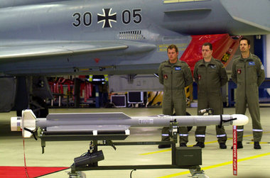 Werbung im Monatsanzeiger: Jet-Triebwerke für den Eurofighter br...