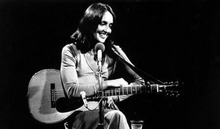 Joan Baez machte über die 60er Jahre hinaus die traditionellen S...