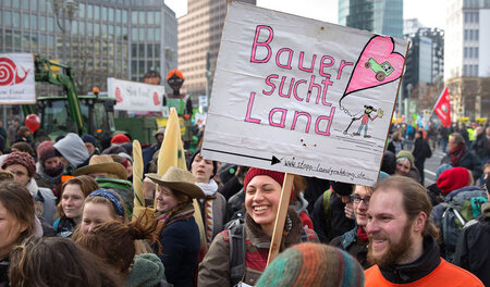 Auch ein Grund für den Rückgang der Zahl der Höfe, thematisiert ... Auch ein Grund für den Rückgang der Zahl der Höfe, thematisiert ...