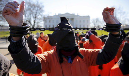 Einige Häftlinge in Guantanamo sitzen seit mehr als zehn Jahren ... Einige Häftlinge in Guantanamo sitzen seit mehr als zehn Jahren ...