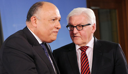 Ägyptens Außenminister Samih Schukri (links) und Bundesaußenmini...