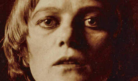 Die Dichterin Emmy Hennings tanzte, sang, experimentierte mit Po...