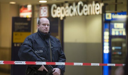 Bombenalarm in Hannover: Und wieder nichts gewesen. Polizeisperr...