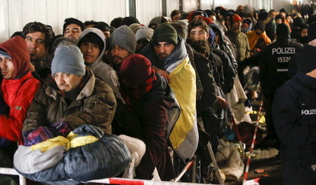 Verwaltungsversagen bei Flüchtlingsfrage muss für Verschärfungen...