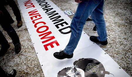 Pegida-Zusammenrottung am 17. Januar in Apeldoorn