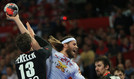 Wurfarm ausgehebelt: Handballgott Mikkel Hansen Wurfarm ausgehebelt: Handballgott Mikkel Hansen
