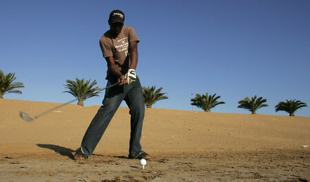 Golfen im Wüstensand Namibias: Fast allen Staaten Afrikas entgeh... Golfen im Wüstensand Namibias: Fast allen Staaten Afrikas entgeh...