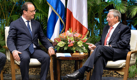 Auftakt in Havanna, Fortsetzung in Paris: François Hollande und ...