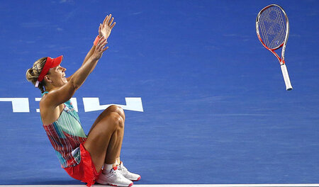 Davon kriegt man Rückenschmerzen: Kerber nach dem Sieg