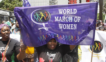 In Nairobi demonstrierten im Oktober Frauen aus mehreren afrikan... In Nairobi demonstrierten im Oktober Frauen aus mehreren afrikan...
