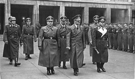 Nazigrößen betrauerten Werner Mölders mit einem Staatsbegräbnis ... Nazigrößen betrauerten Werner Mölders mit einem Staatsbegräbnis ...