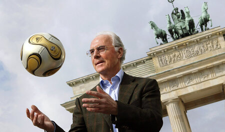 Ruhestandsmode des Tages: Das Weiß von dem Beckenbauer seinen Ha...