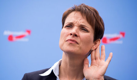Schuss nicht gehört? Frauke Petrys avisierter Besuch in Augsburg... Schuss nicht gehört? Frauke Petrys avisierter Besuch in Augsburg...