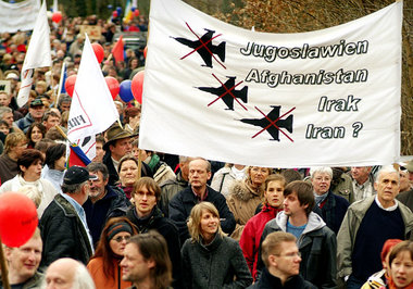 Eine ganze Region steht auf gegen die Bundeswehrpläne: Ostermars... Eine ganze Region steht auf gegen die Bundeswehrpläne: Ostermars...