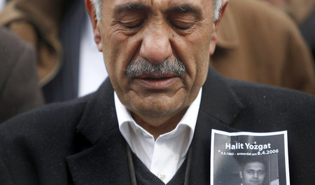 Wartet auf glaubhafte Antworten: Ismail Yozgat bei einer Gedenkf...