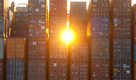 Container im Hamburger Hafen: 2015 exportierten deutsche Unterne... Container im Hamburger Hafen: 2015 exportierten deutsche Unterne...