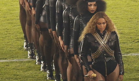 Mit Anleihen an die »Black Panther Party«: Beyoncé prangerte bei...