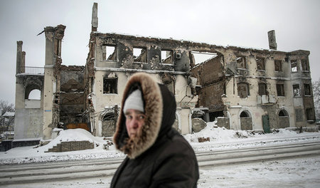 Zerstörungen in der Stadt Uglegorsk im Donbass, Mitte Januar Zerstörungen in der Stadt Uglegorsk im Donbass, Mitte Januar