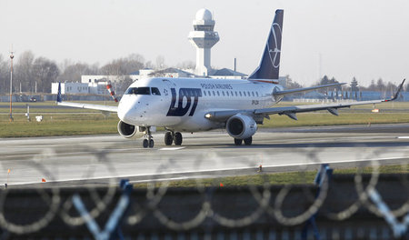 Zum Durchstarten fehlt passender Partner: Flugzeug der staatlich... Zum Durchstarten fehlt passender Partner: Flugzeug der staatlich...