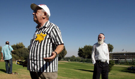 Holocaust-Überlebende in Israel demonstrieren 2007 gegen »Mini-R... Holocaust-Überlebende in Israel demonstrieren 2007 gegen »Mini-R...