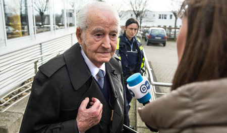 Leon Schwarzbaum, Überlebender des Vernichtungslagers Auschwitz,... Leon Schwarzbaum, Überlebender des Vernichtungslagers Auschwitz,...