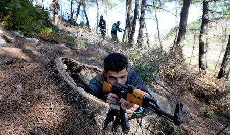 Aktuell nur Gegenwehr: Die Söldnertruppen der in Nordsyrien lebe... Aktuell nur Gegenwehr: Die Söldnertruppen der in Nordsyrien lebe...