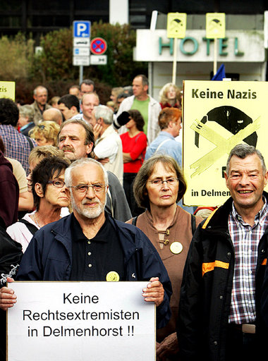 Antifaschistischer Protest: In Delmenhorst konnte die Eröffnung ... Antifaschistischer Protest: In Delmenhorst konnte die Eröffnung ...
