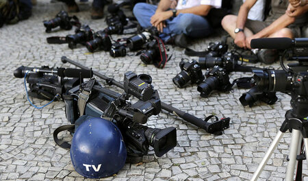 Stilles Gedenken: Reporter erweisen einen 2014 ermordeten Kolleg...