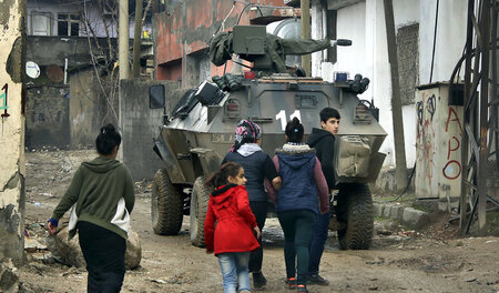 Krieg gegen Zivilisten: Das türkische Militär geht seit Monaten ...
