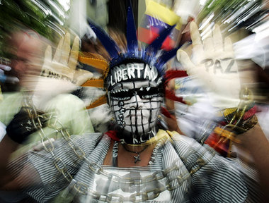 Die US-Propaganda zielt auf die Chávez-Gegner ab, die gegen den ...